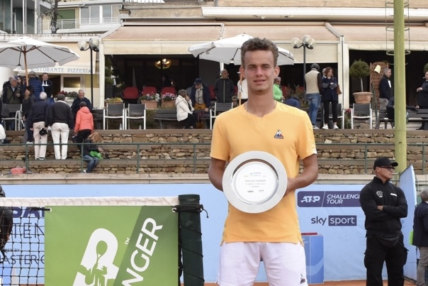 Tennis ATP Luca Van Assche Top 100 à 18 ans et 1er Français à la